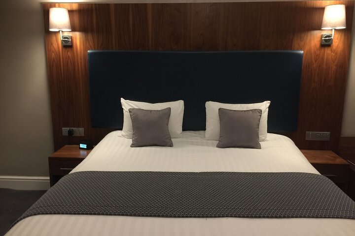 Room 17 of 40