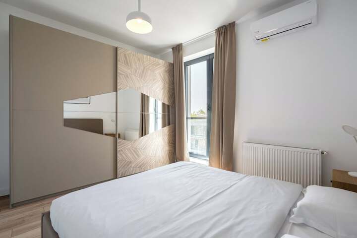 Room 33 of 355
