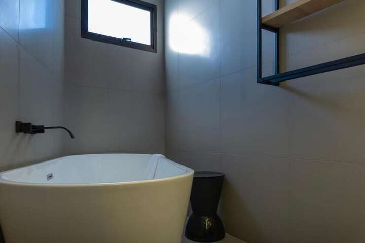Room 34 of 52