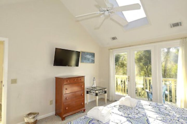 Room 17 of 24