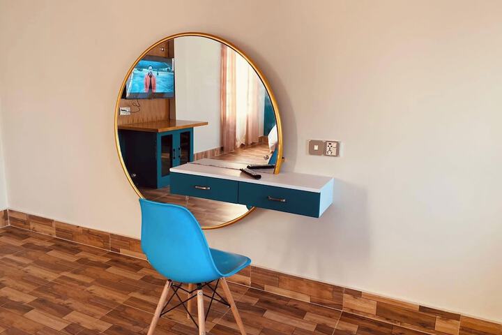 Room 5 of 50