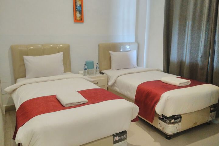 Room 6 of 30