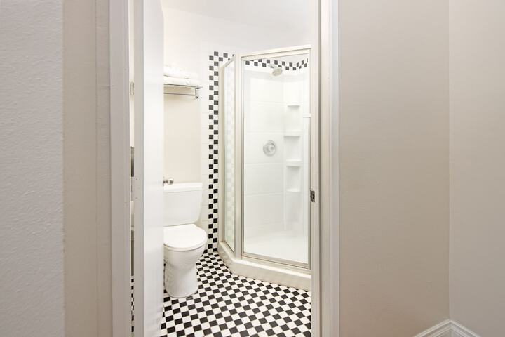 Room 21 of 40