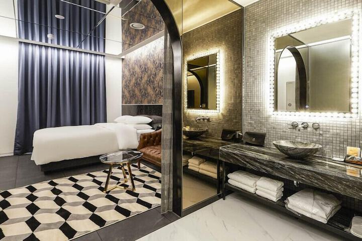 Room 4 of 41