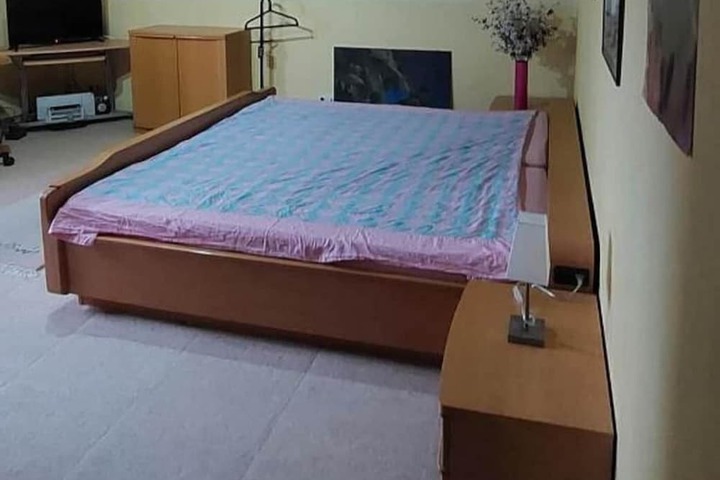 Room 8 of 61