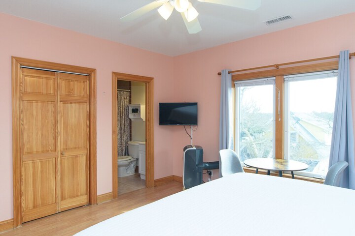 Room 15 of 187