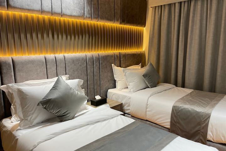Room 25 of 68