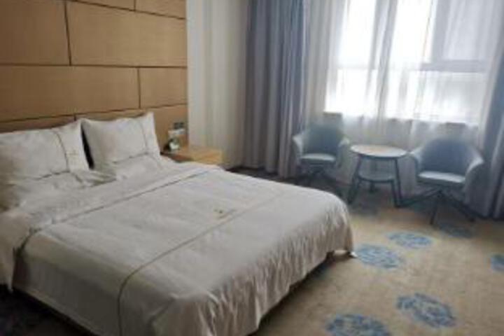Room 5 of 6