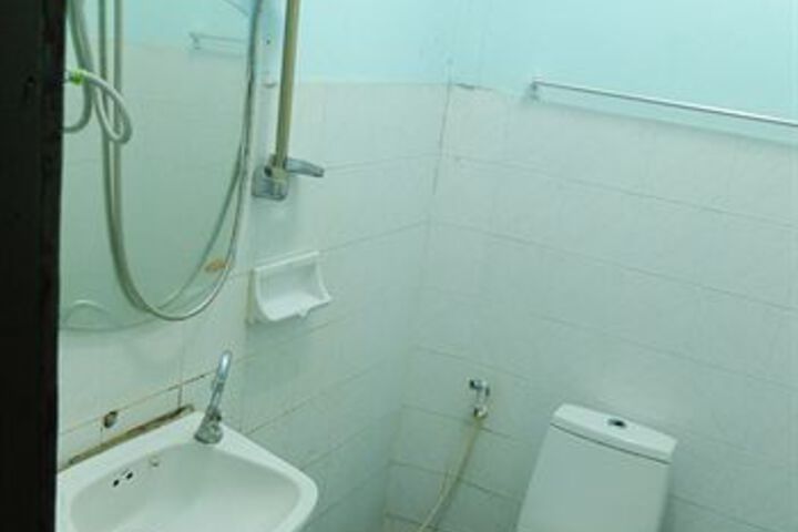 Room 2 of 17