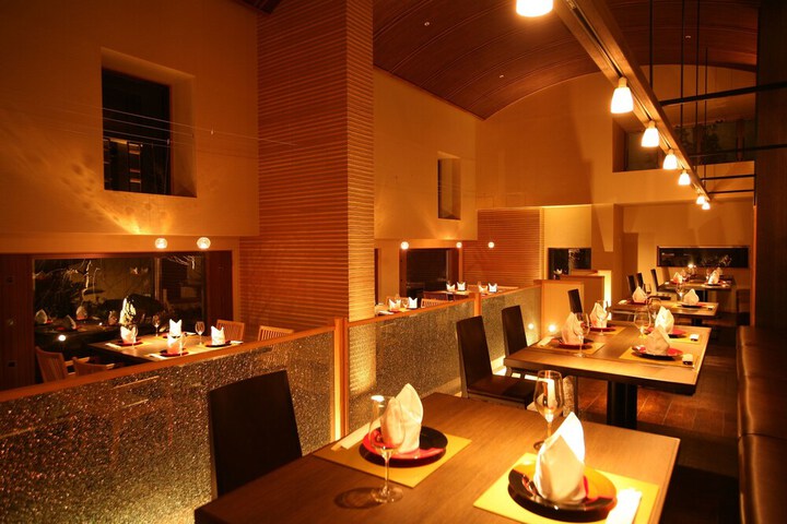 Dining 36 of 40
