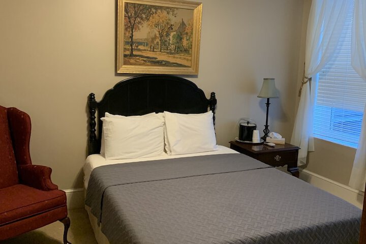 Room 7 of 37