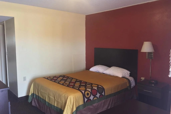 Room 5 of 13