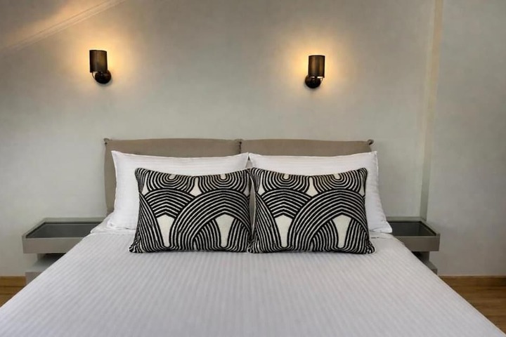 Marchanta Riverside Hotel