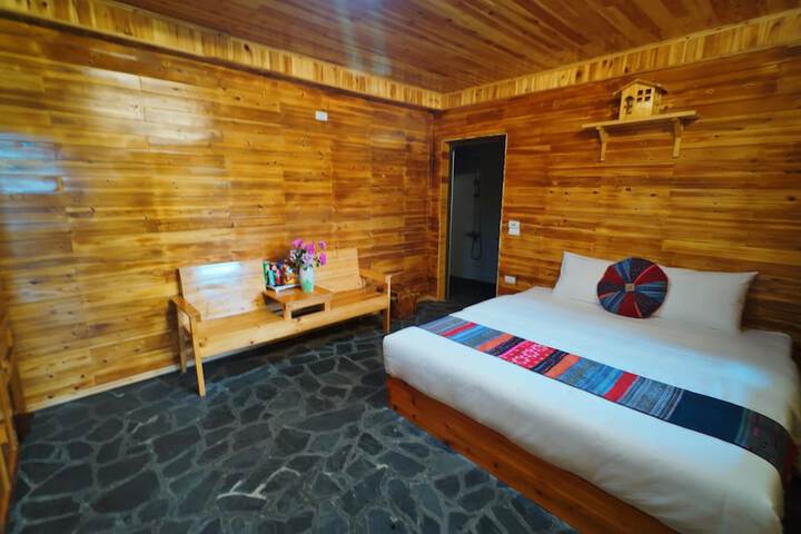 Room 15 of 141
