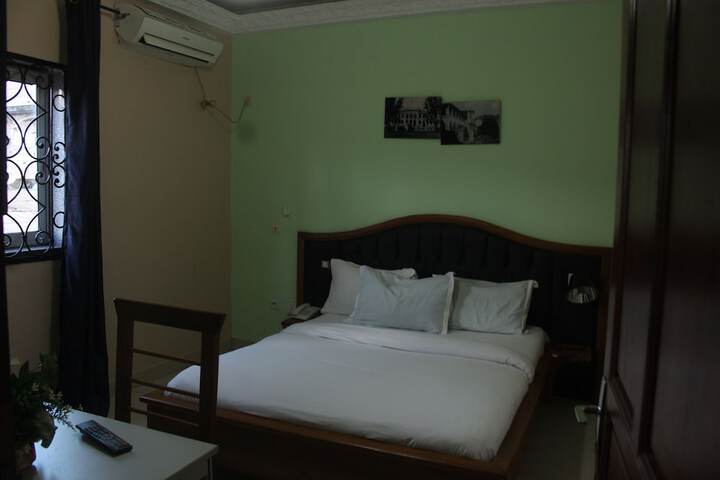 Room 14 of 24