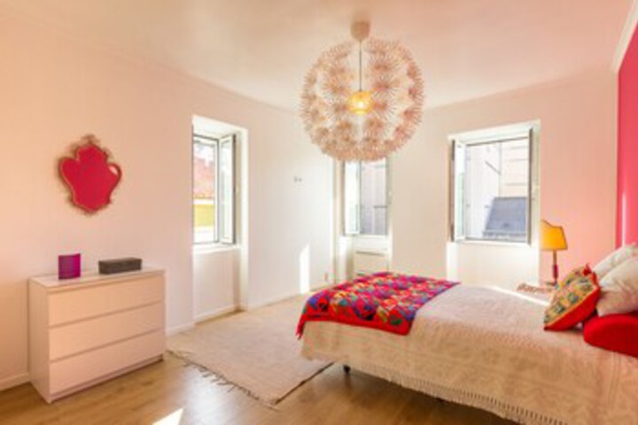 Room 18 of 25
