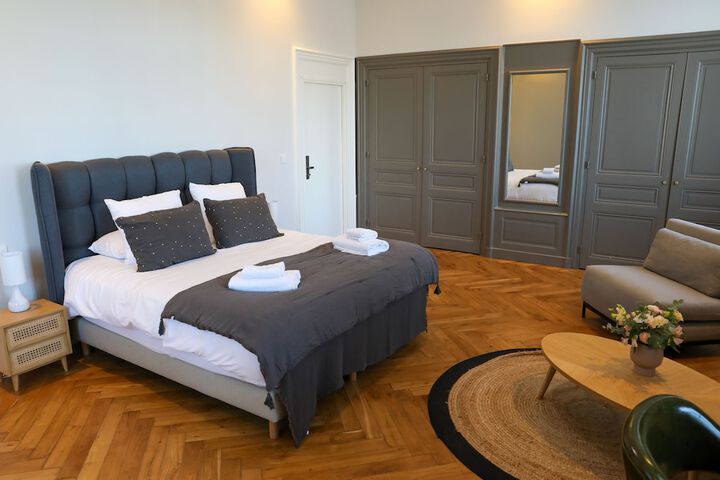 Room 7 of 60