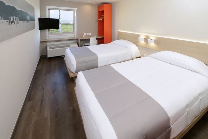 Room 12 of 42