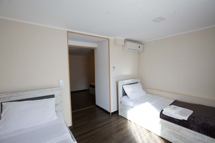 Room 10 of 56