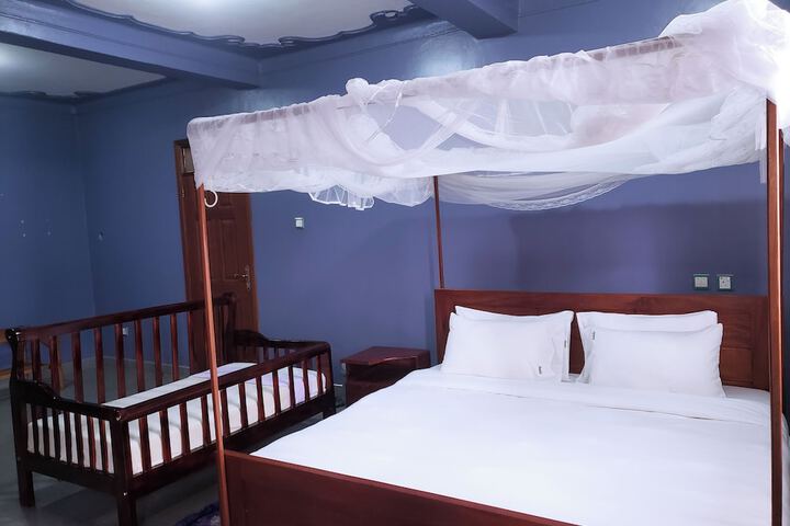 Room 169 of 226