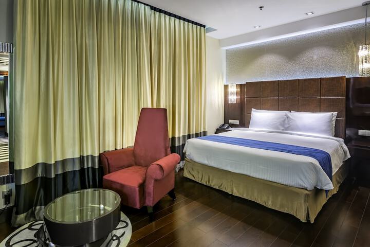 Room 15 of 35