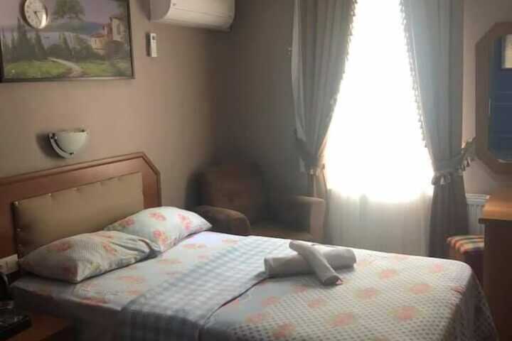 Room 9 of 28