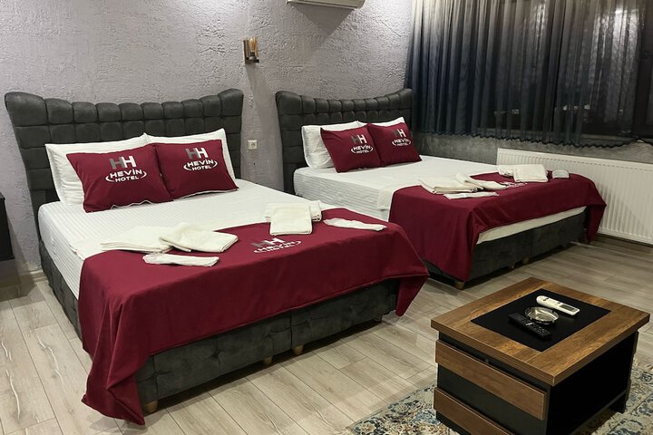 Room 4 of 18