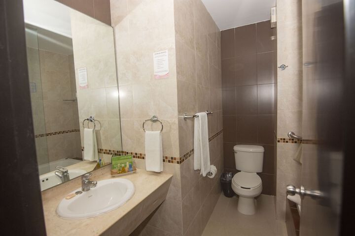 Room 7 of 38