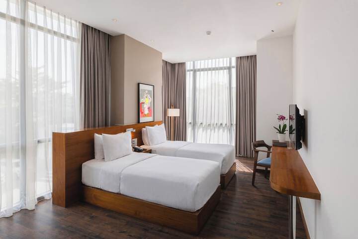 Room 16 of 42
