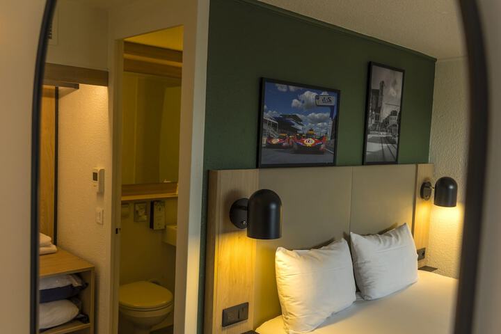 Room 16 of 68