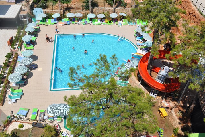 Pool 6 of 8