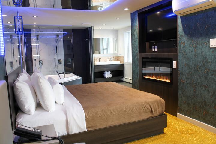 1 King Bed Suite (4 of 5)
