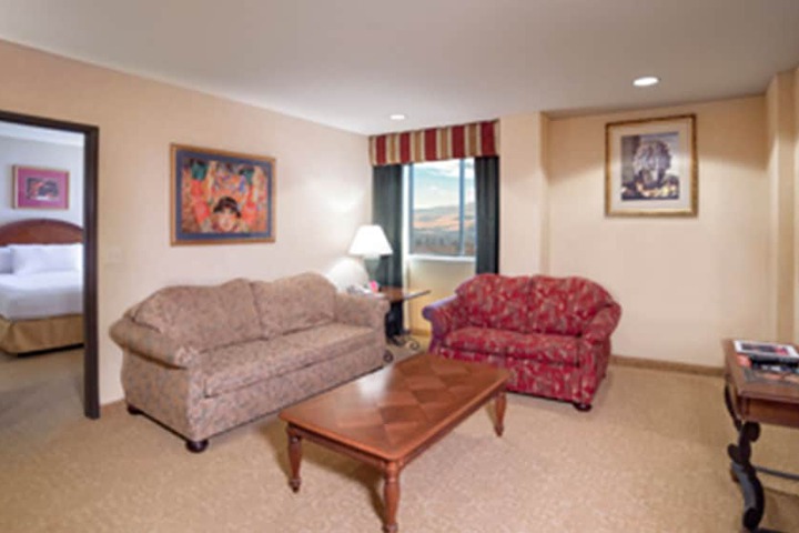 Premium Deluxe King Bed (21 of 27)