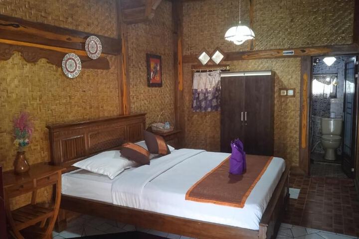 Room 2 of 21