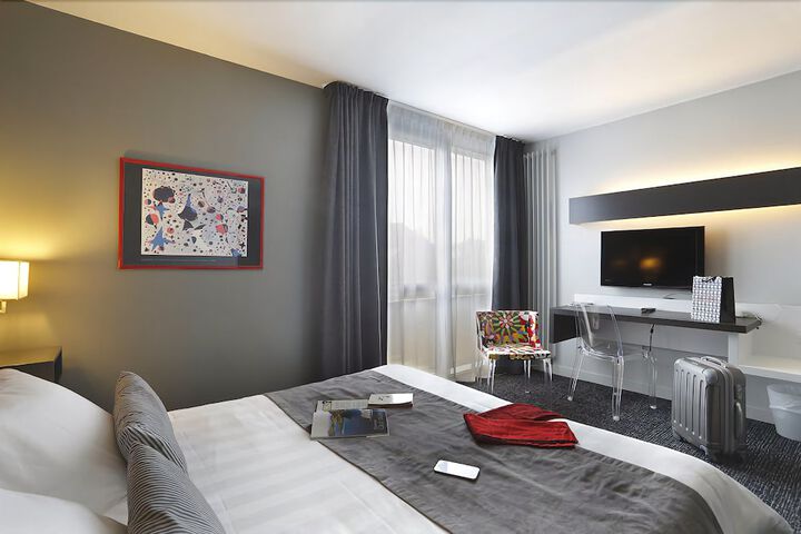 Room 16 of 46