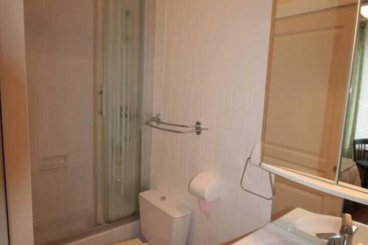 Room 128 of 164