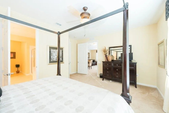 Room 2 of 30