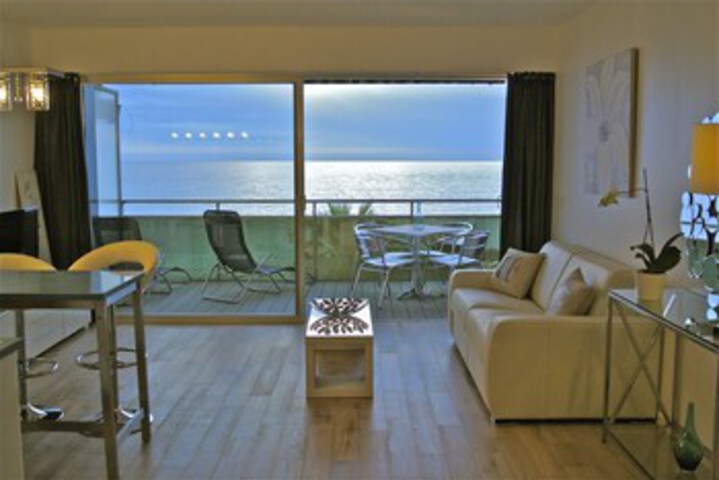Room 10 of 20