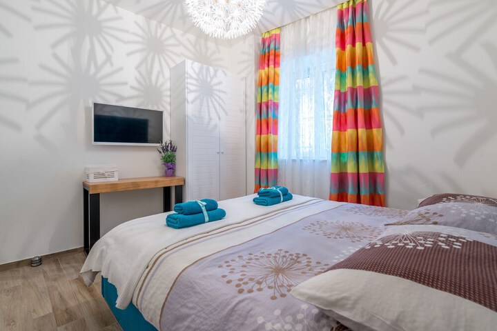 Room 37 of 82