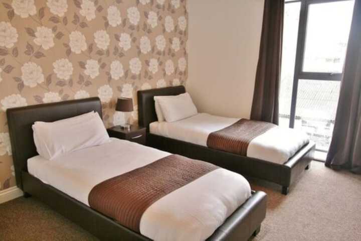 Room 7 of 34