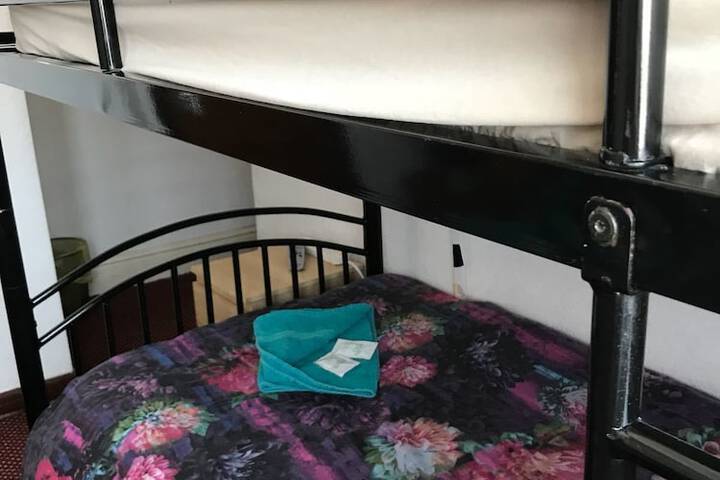 Room 10 of 37