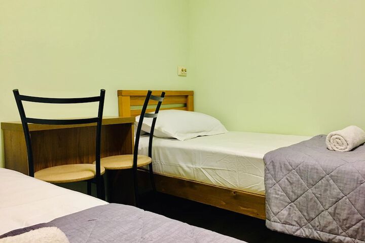 Room 10 of 26