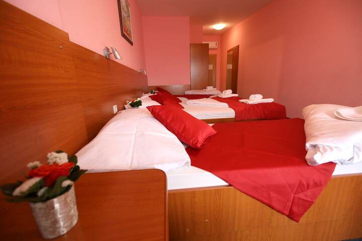 Room 17 of 94