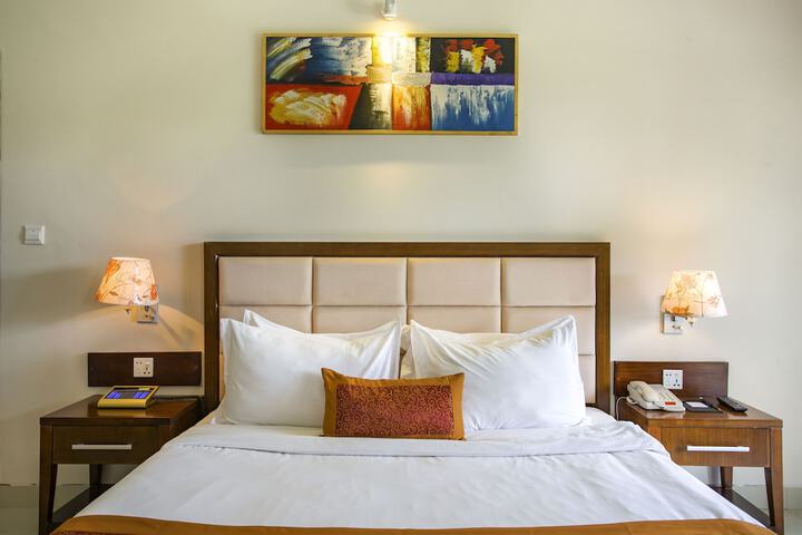 Room 7 of 16