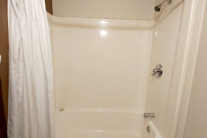 Room 65 of 76