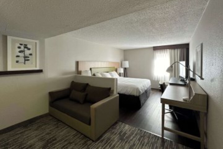 Room 16 of 36