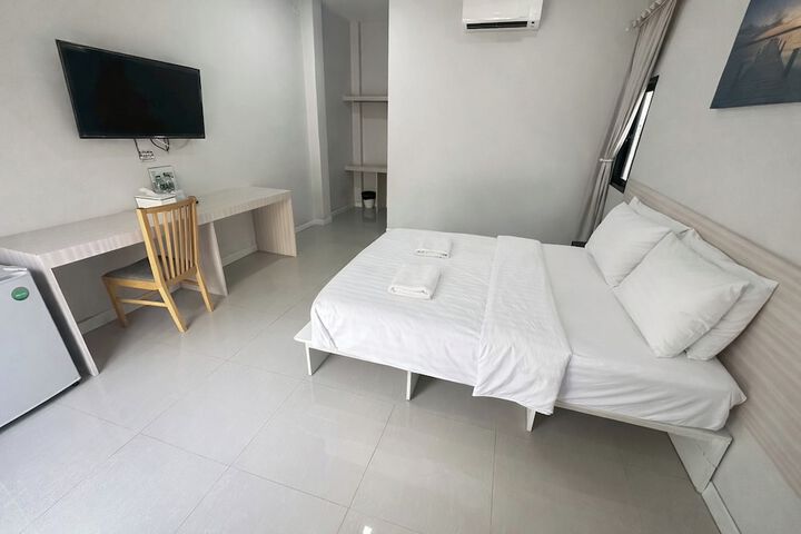 Room 12 of 34