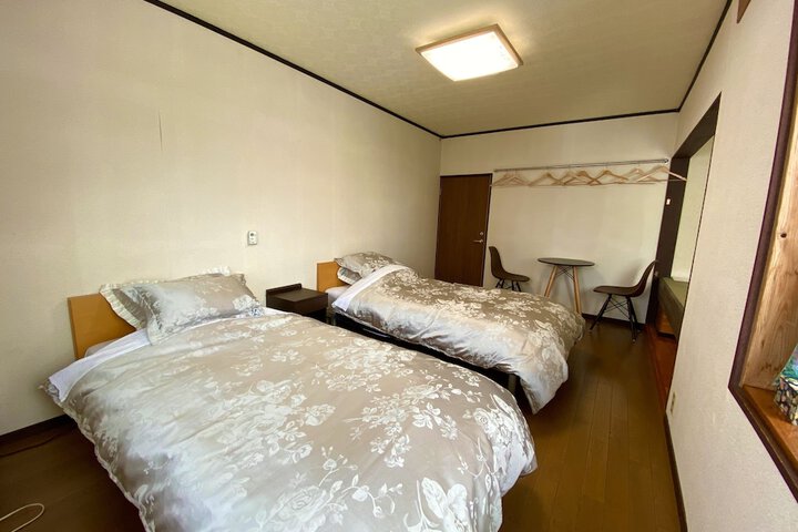 Room 4 of 46