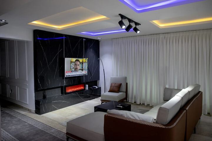 Room 16 of 23