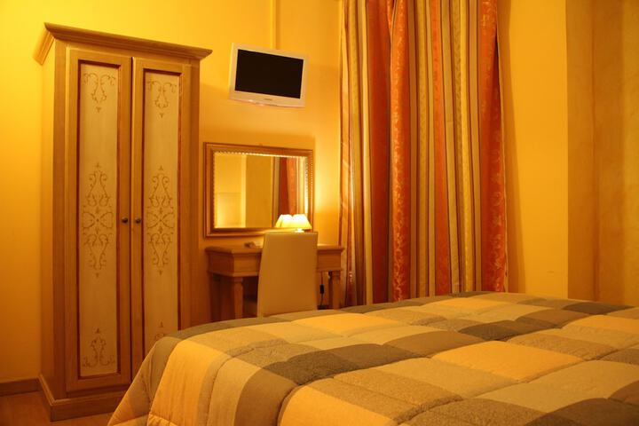 Room 4 of 46